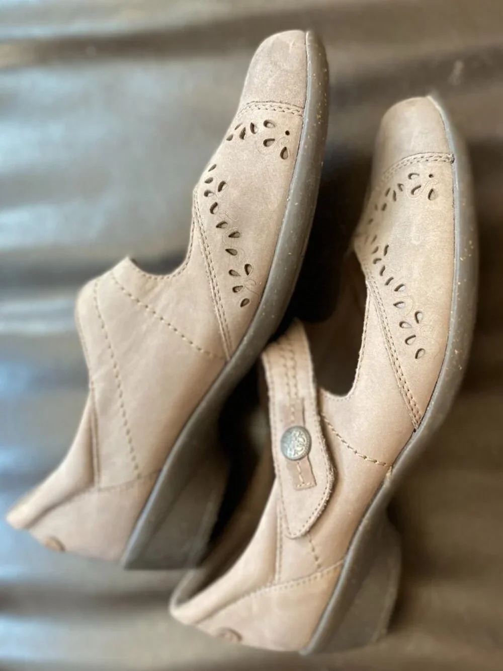 Cobb Hill by New Balance tan leather mary jane shoes with cutouts, size 8